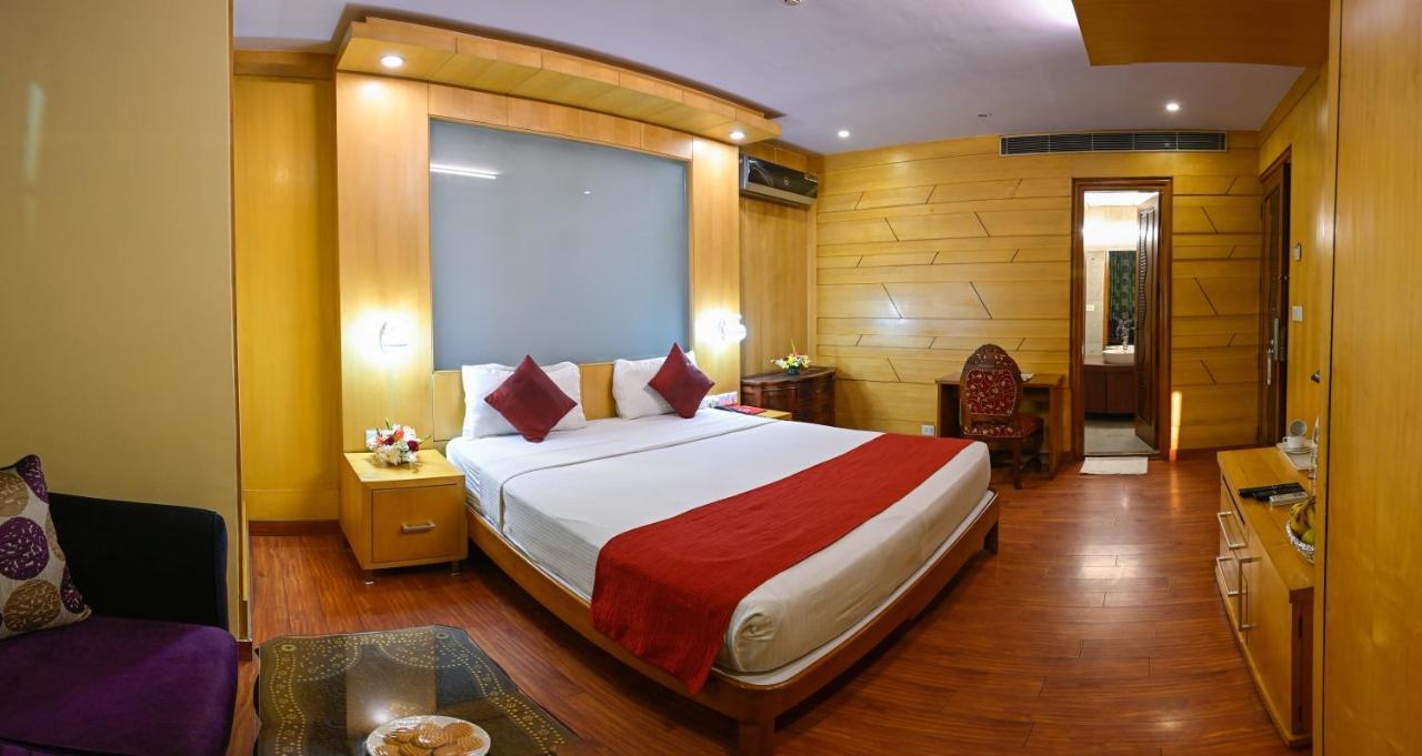 Hotel Emarald, Nueva Delhi Exterior foto