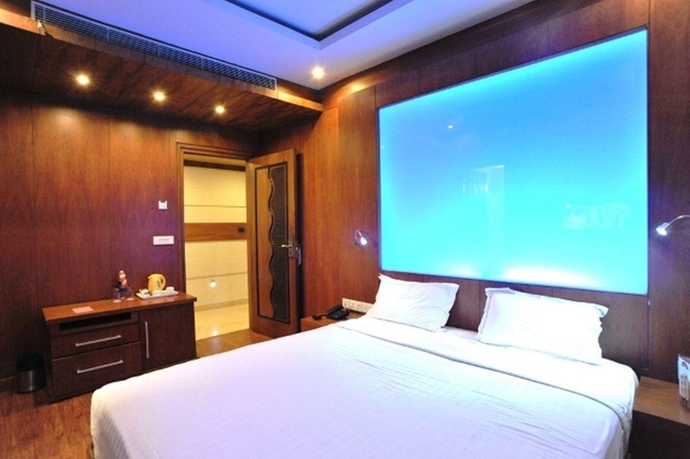 Hotel Emarald, Nueva Delhi Exterior foto